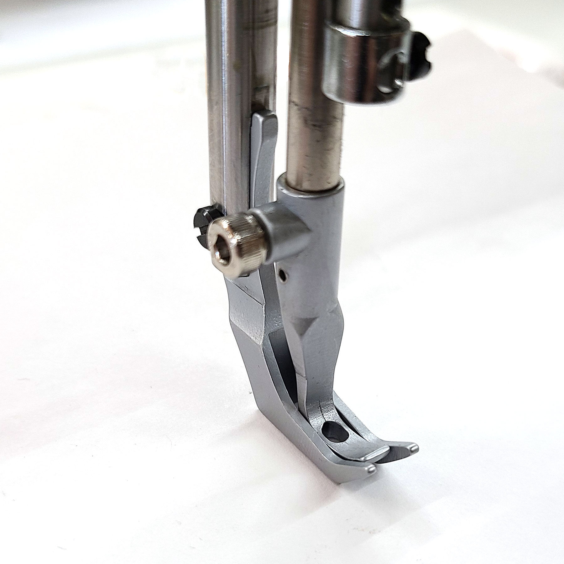 Narrow presser foot set for walking foot machine - Sewing Gold